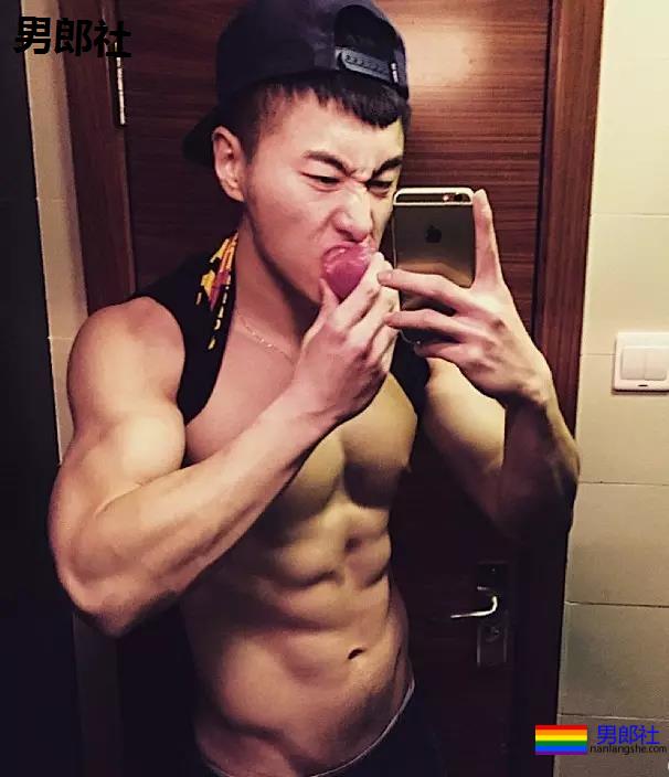 新版“武松”的身材太犯规了！不仅有大胸肌还有人鱼线！ - 51虹马