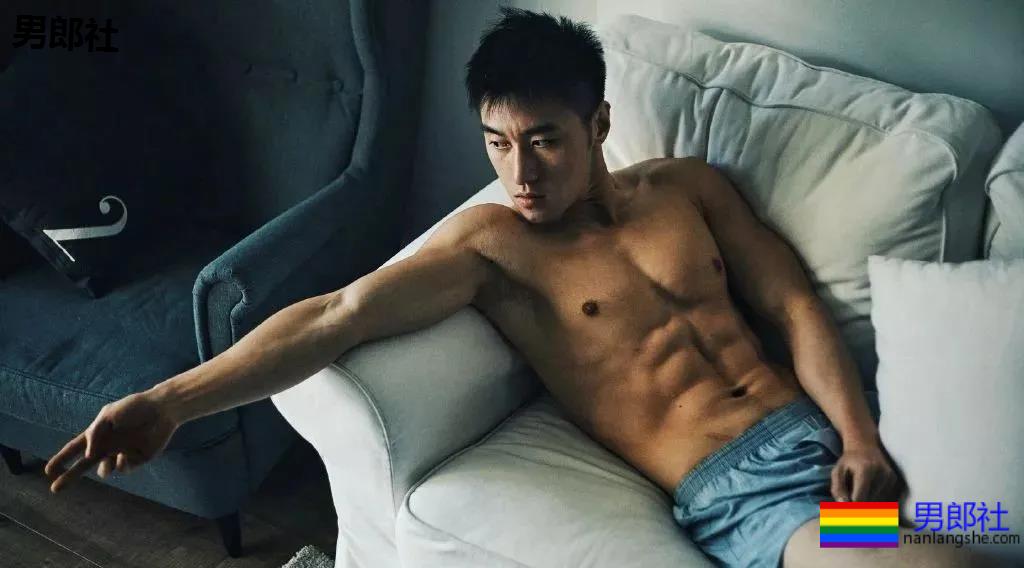 新版“武松”的身材太犯规了！不仅有大胸肌还有人鱼线！ - 51虹马