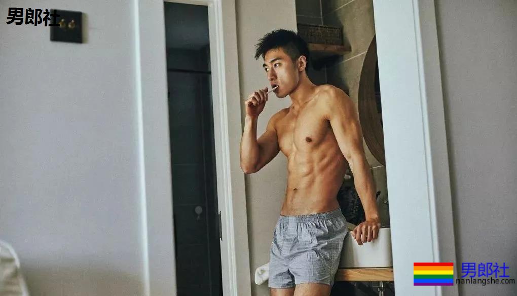 新版“武松”的身材太犯规了！不仅有大胸肌还有人鱼线！ - 51虹马