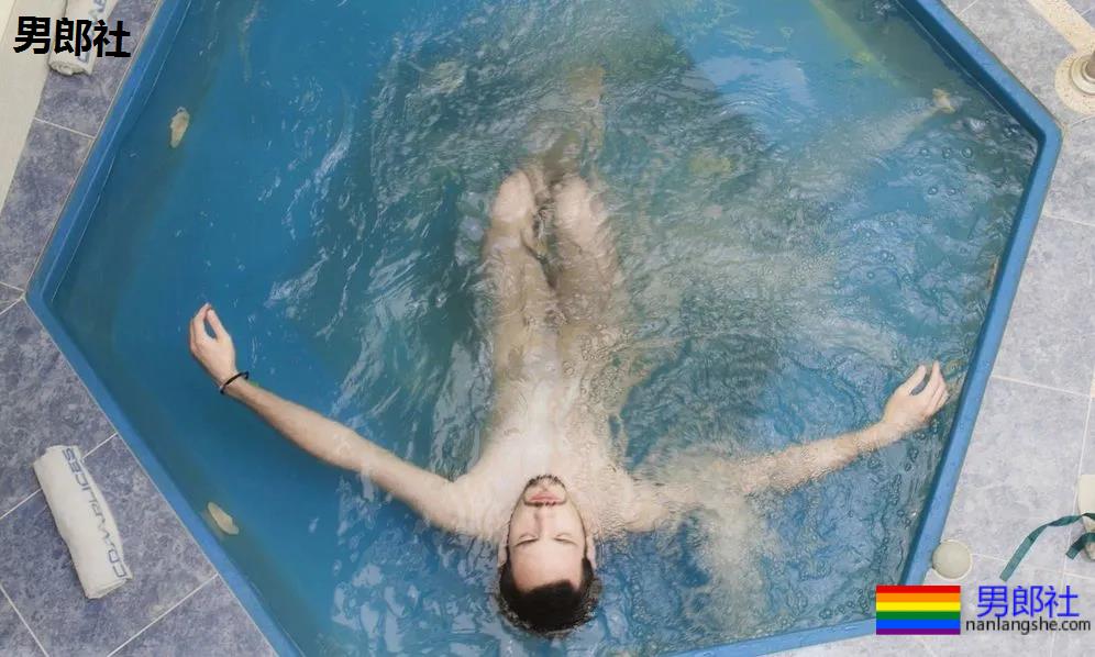 初入荷兰桑拿，巧遇金发碧眼北欧帅哥做向导？服务很“到位”！ - 51虹马