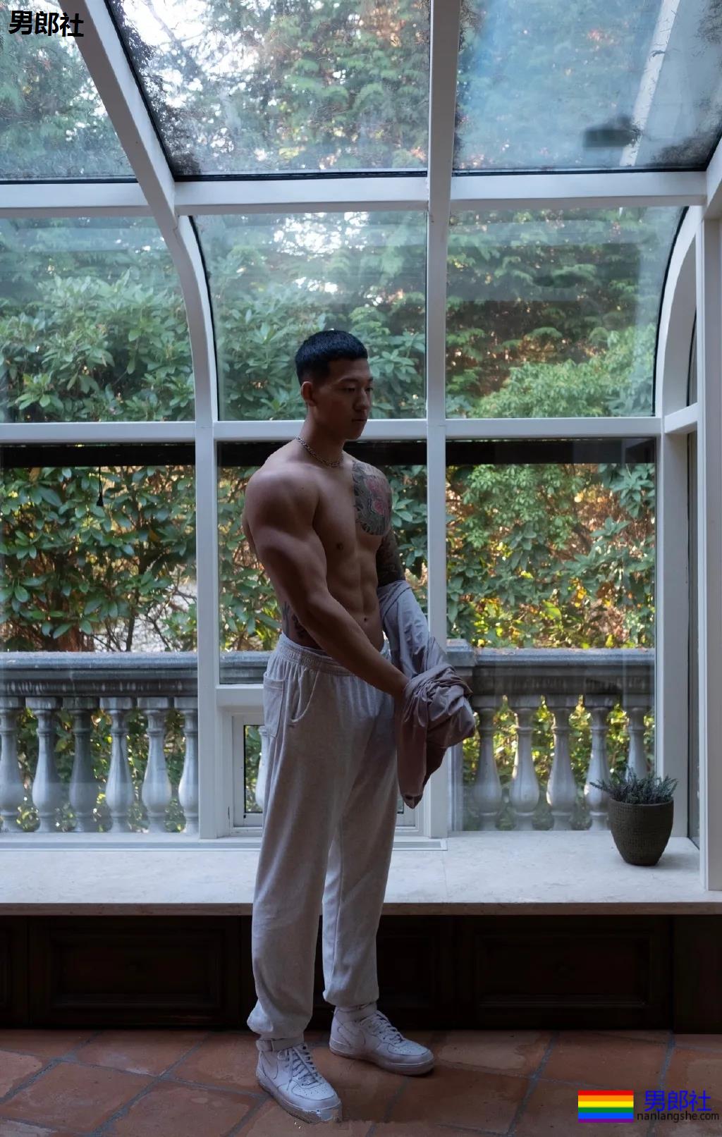 195灰裤子体育生,长腿翘臀公狗腰,强大实力藏不住了! - 51虹马 195灰裤子体育生,长腿翘臀公狗腰,强大实力藏不住了! - 51虹马