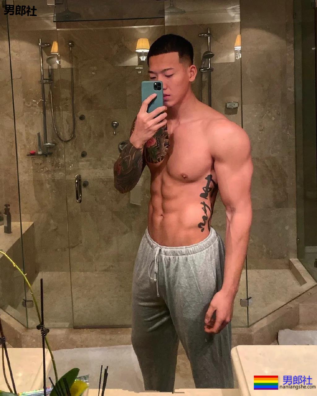 195灰裤子体育生,长腿翘臀公狗腰,强大实力藏不住了! - 51虹马 195灰裤子体育生,长腿翘臀公狗腰,强大实力藏不住了! - 51虹马