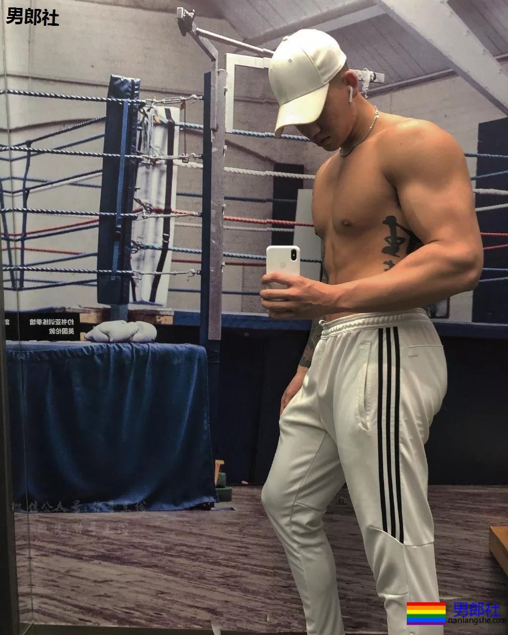 195灰裤子体育生,长腿翘臀公狗腰,强大实力藏不住了! - 51虹马 195灰裤子体育生,长腿翘臀公狗腰,强大实力藏不住了! - 51虹马