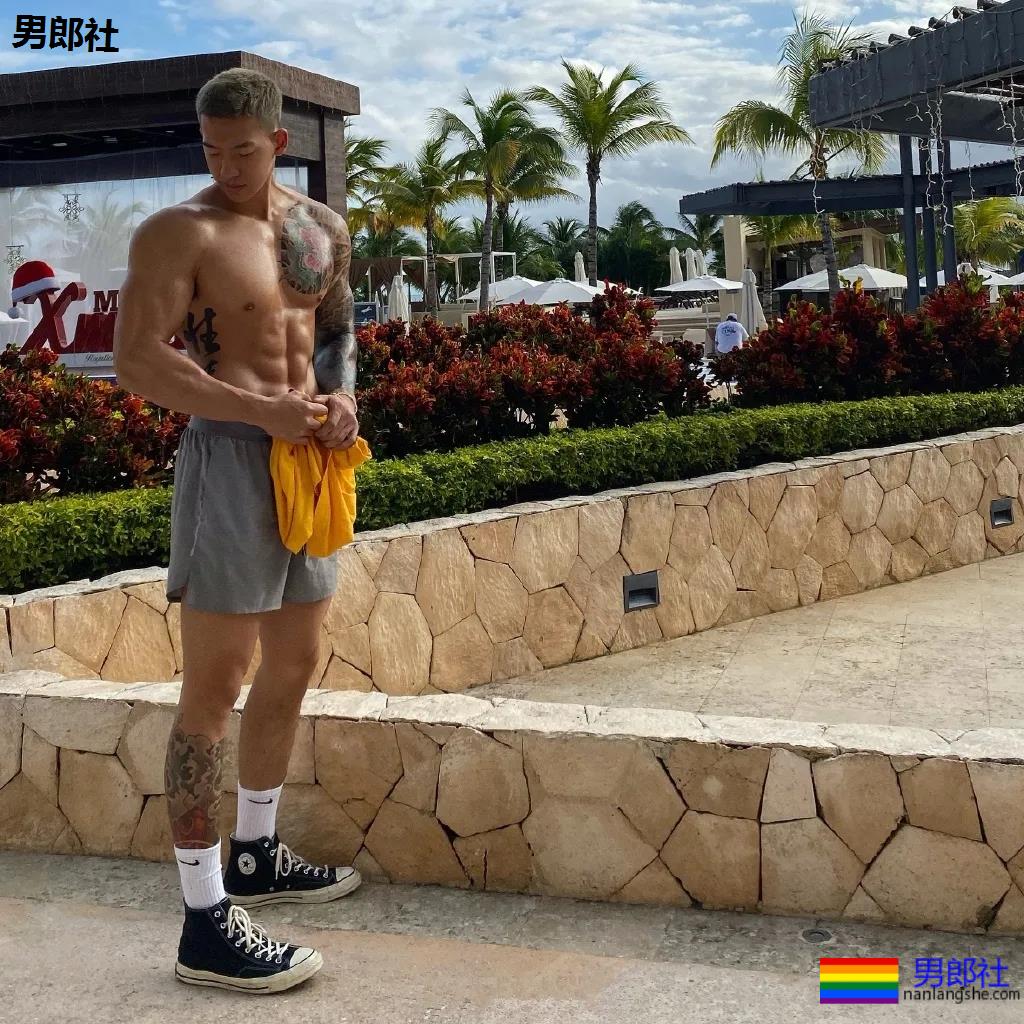 195灰裤子体育生,长腿翘臀公狗腰,强大实力藏不住了! - 51虹马 195灰裤子体育生,长腿翘臀公狗腰,强大实力藏不住了! - 51虹马