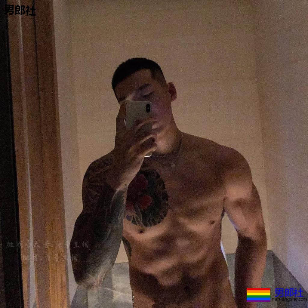 195灰裤子体育生,长腿翘臀公狗腰,强大实力藏不住了! - 51虹马 195灰裤子体育生,长腿翘臀公狗腰,强大实力藏不住了! - 51虹马