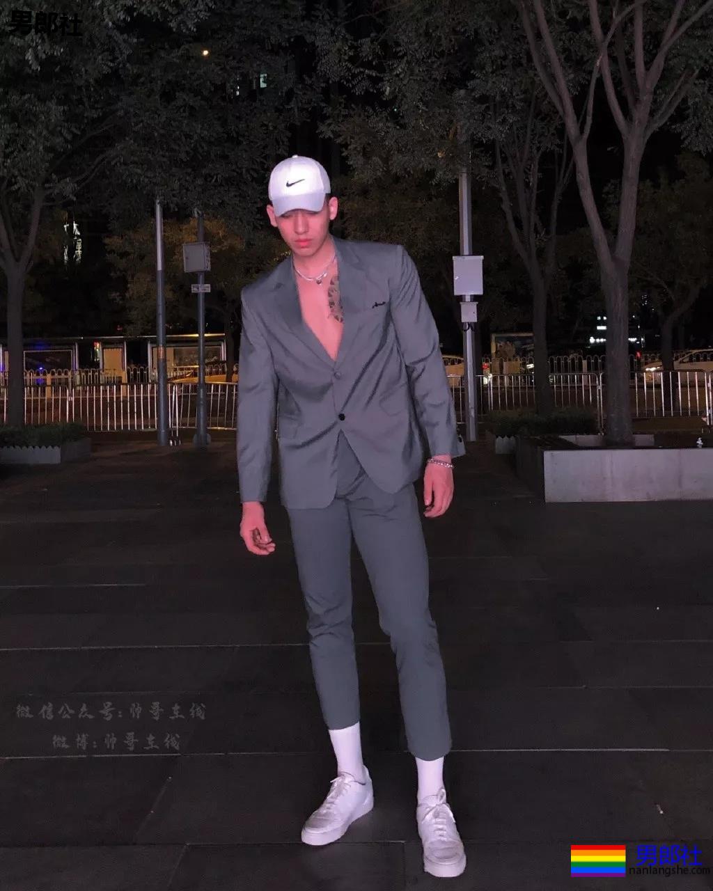 195灰裤子体育生,长腿翘臀公狗腰,强大实力藏不住了! - 51虹马 195灰裤子体育生,长腿翘臀公狗腰,强大实力藏不住了! - 51虹马