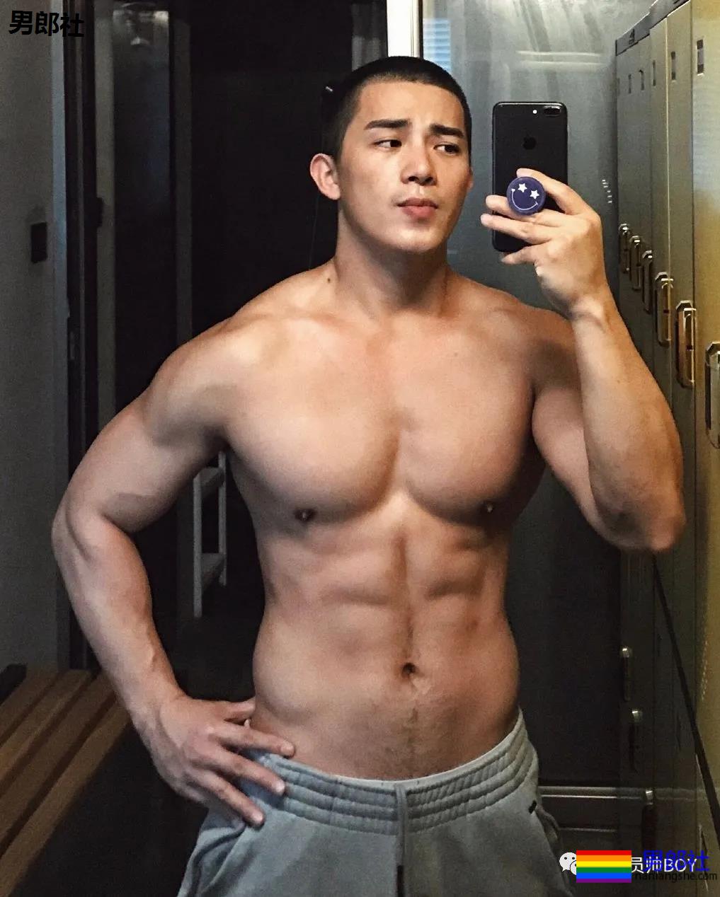 百万粉的网红健身教练早年曾那么丑！如今逆袭帅到被盗图 - 51虹马