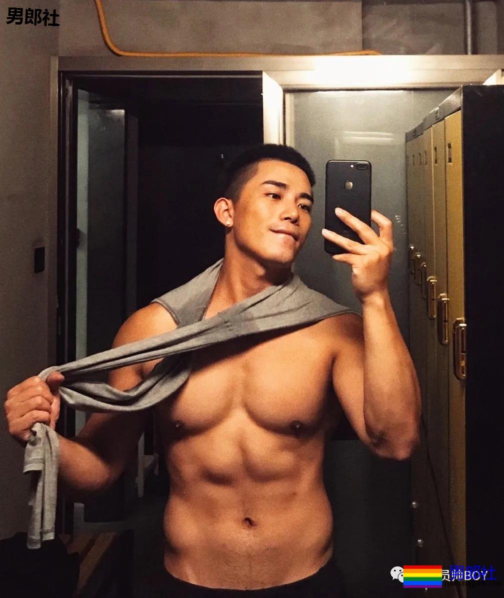 百万粉的网红健身教练早年曾那么丑！如今逆袭帅到被盗图 - 51虹马