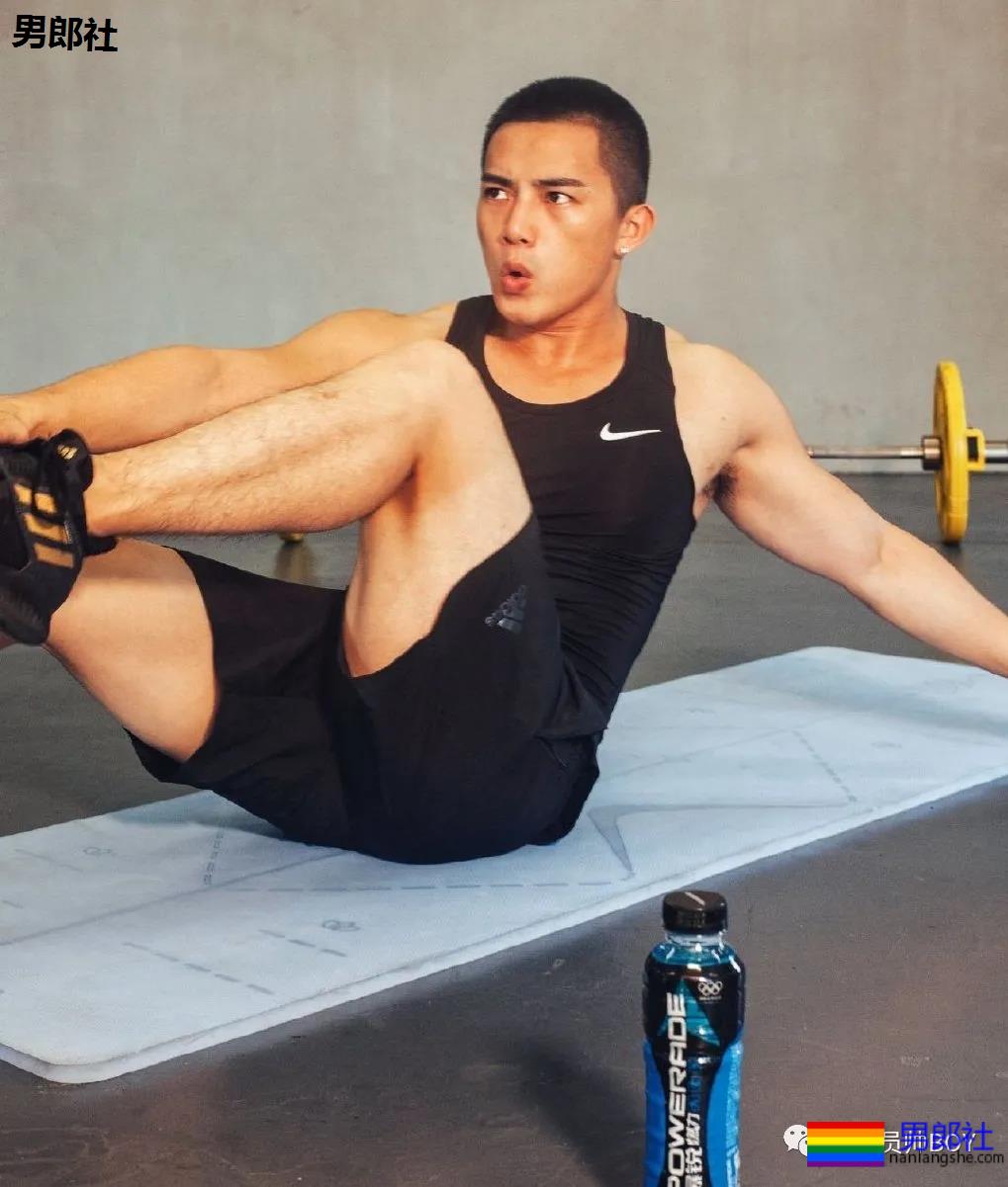 百万粉的网红健身教练早年曾那么丑！如今逆袭帅到被盗图 - 51虹马