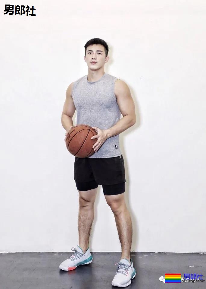 百万粉的网红健身教练早年曾那么丑！如今逆袭帅到被盗图 - 51虹马