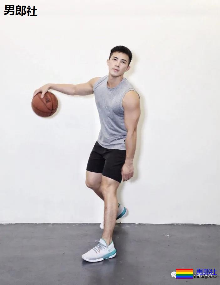 百万粉的网红健身教练早年曾那么丑！如今逆袭帅到被盗图 - 51虹马