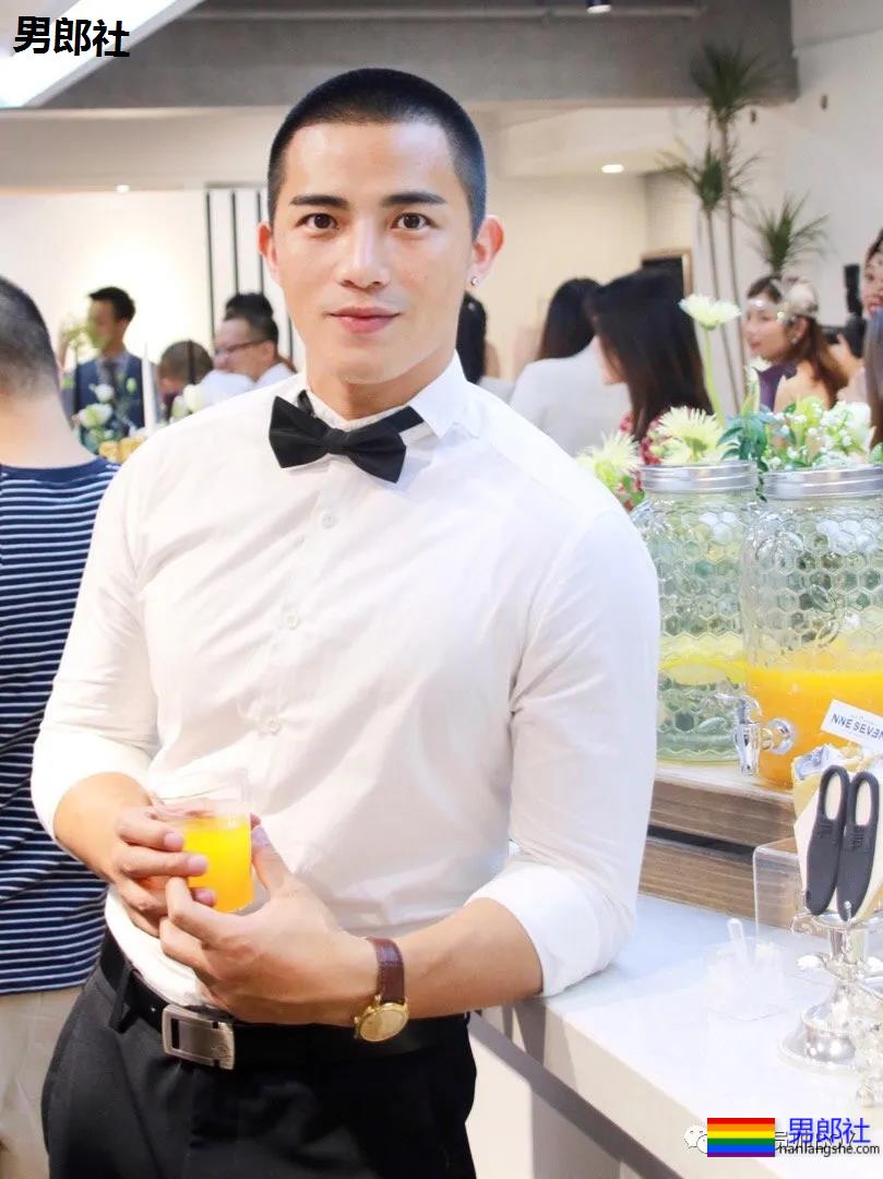 百万粉的网红健身教练早年曾那么丑！如今逆袭帅到被盗图 - 51虹马