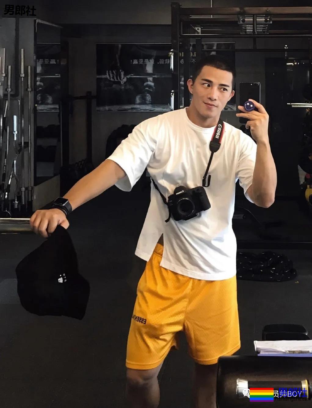 百万粉的网红健身教练早年曾那么丑！如今逆袭帅到被盗图 - 51虹马