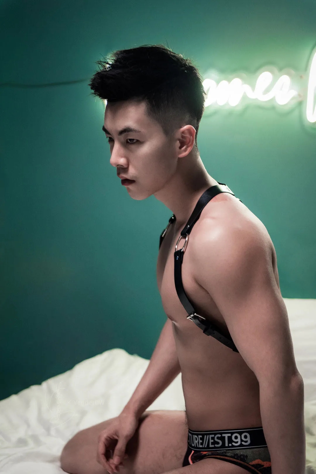 小鲜肉自导自演G影写真尺度18cm超大，捆着包包凸。 - 51虹马