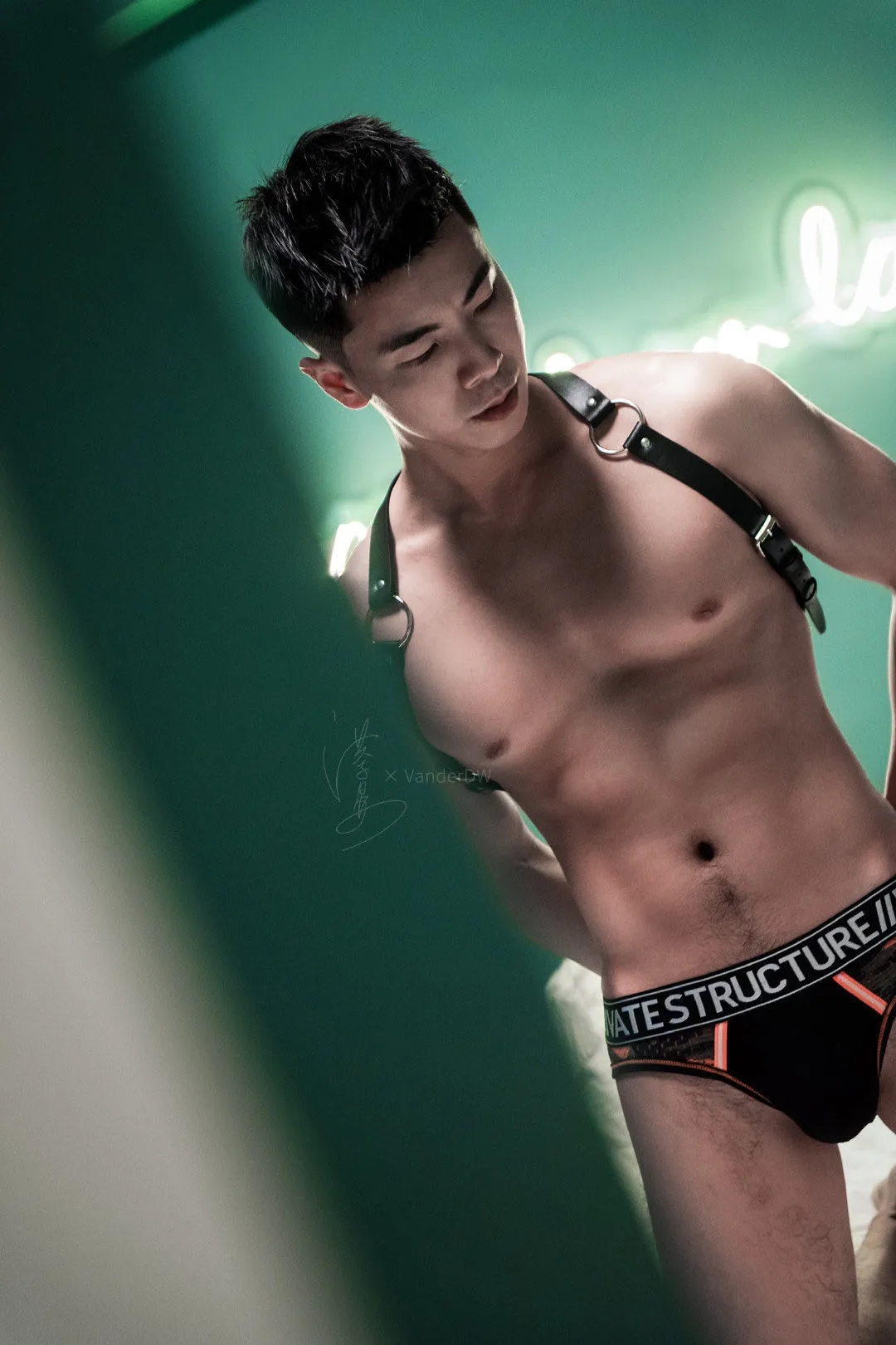 小鲜肉自导自演G影写真尺度18cm超大，捆着包包凸。 - 51虹马