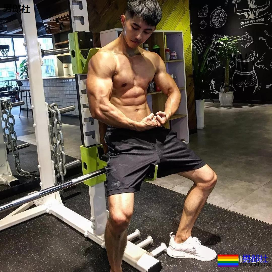 直男体育生、寸头小奶狗刷屏!爆款腱子肉男朋友,你抵抗得了吗? - 51虹马 直男体育生、寸头小奶狗刷屏!爆款腱子肉男朋友,你抵抗得了吗? - 51虹马