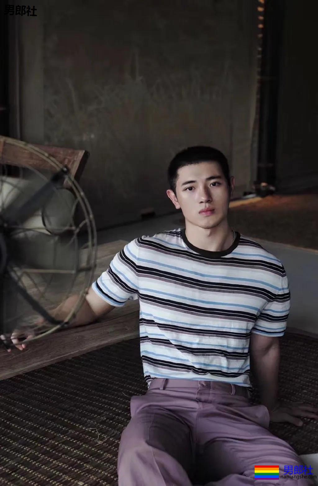 直男体育生、寸头小奶狗刷屏!爆款腱子肉男朋友,你抵抗得了吗? - 51虹马 直男体育生、寸头小奶狗刷屏!爆款腱子肉男朋友,你抵抗得了吗? - 51虹马