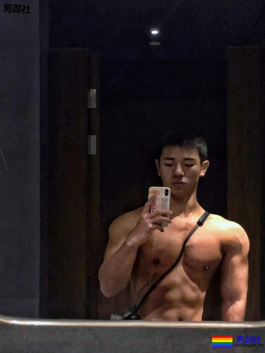 直男体育生、寸头小奶狗刷屏!爆款腱子肉男朋友,你抵抗得了吗? - 51虹马 直男体育生、寸头小奶狗刷屏!爆款腱子肉男朋友,你抵抗得了吗? - 51虹马