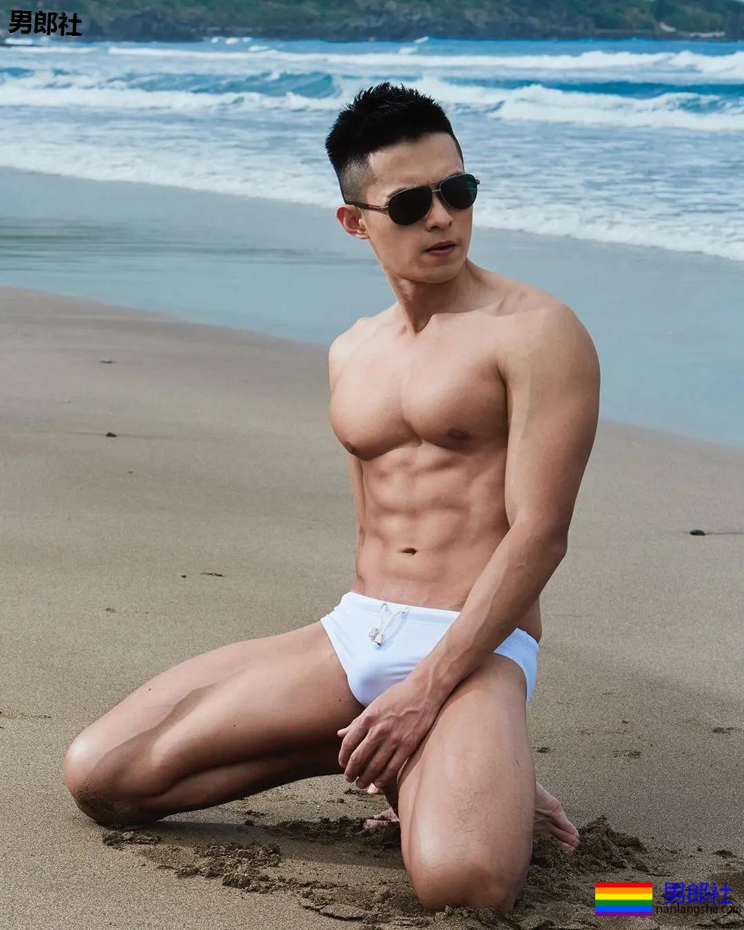 国际运动员在浴室更衣洗Z过程，男+男一个更衣室，看完太可了。 - 51虹马