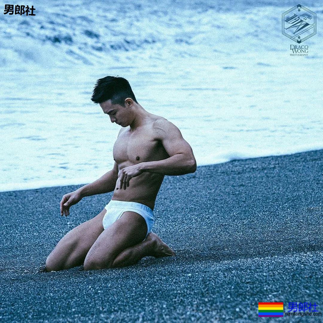 国际运动员在浴室更衣洗Z过程，男+男一个更衣室，看完太可了。 - 51虹马