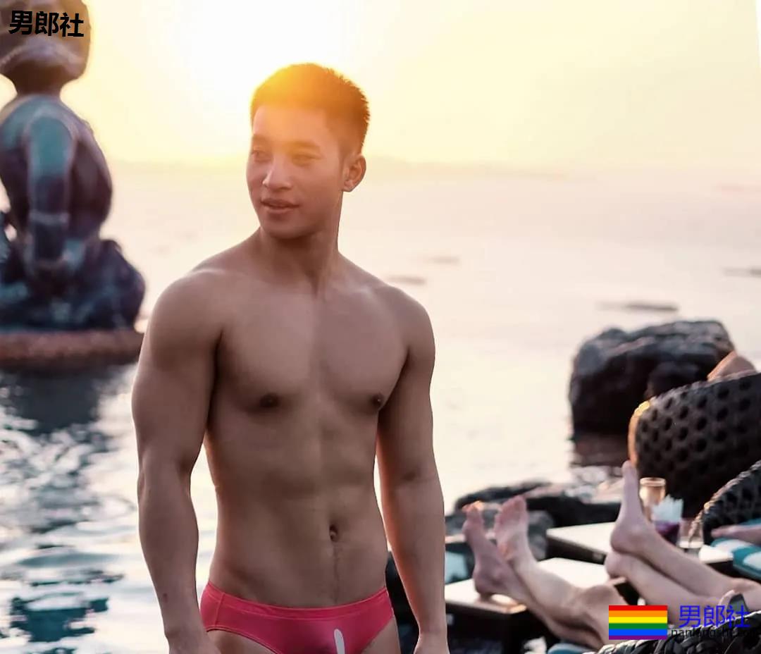 穿泳裤比陈艾森还好看的男模，找了位肌肉工程师当老公 - 51虹马