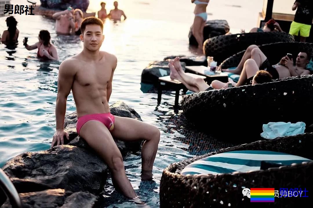 穿泳裤比陈艾森还好看的男模，找了位肌肉工程师当老公 - 51虹马