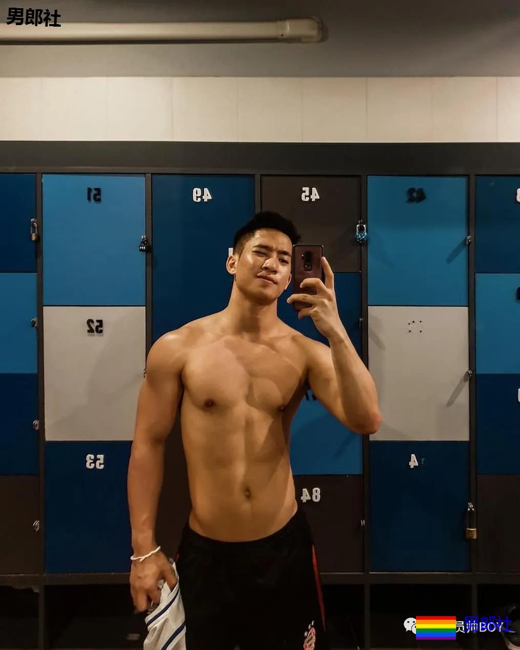 穿泳裤比陈艾森还好看的男模，找了位肌肉工程师当老公 - 51虹马