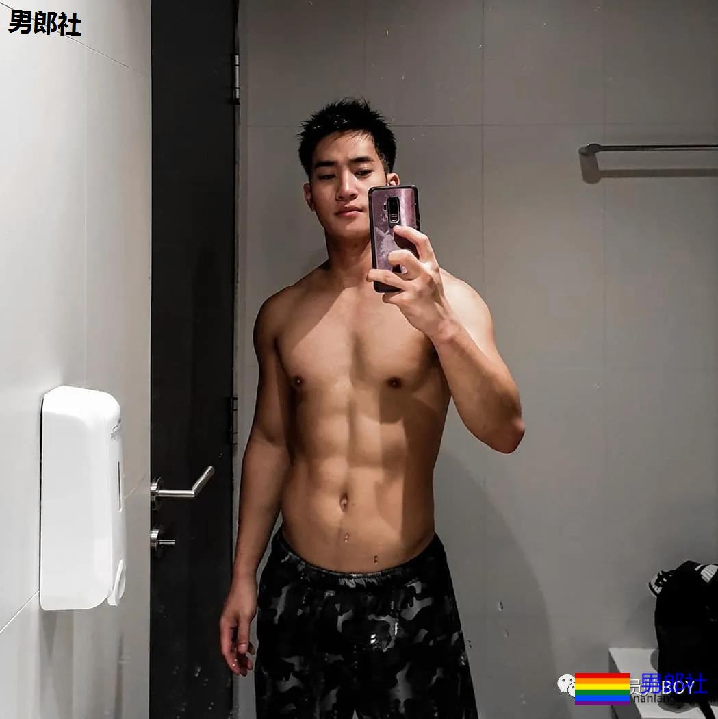 穿泳裤比陈艾森还好看的男模，找了位肌肉工程师当老公 - 51虹马