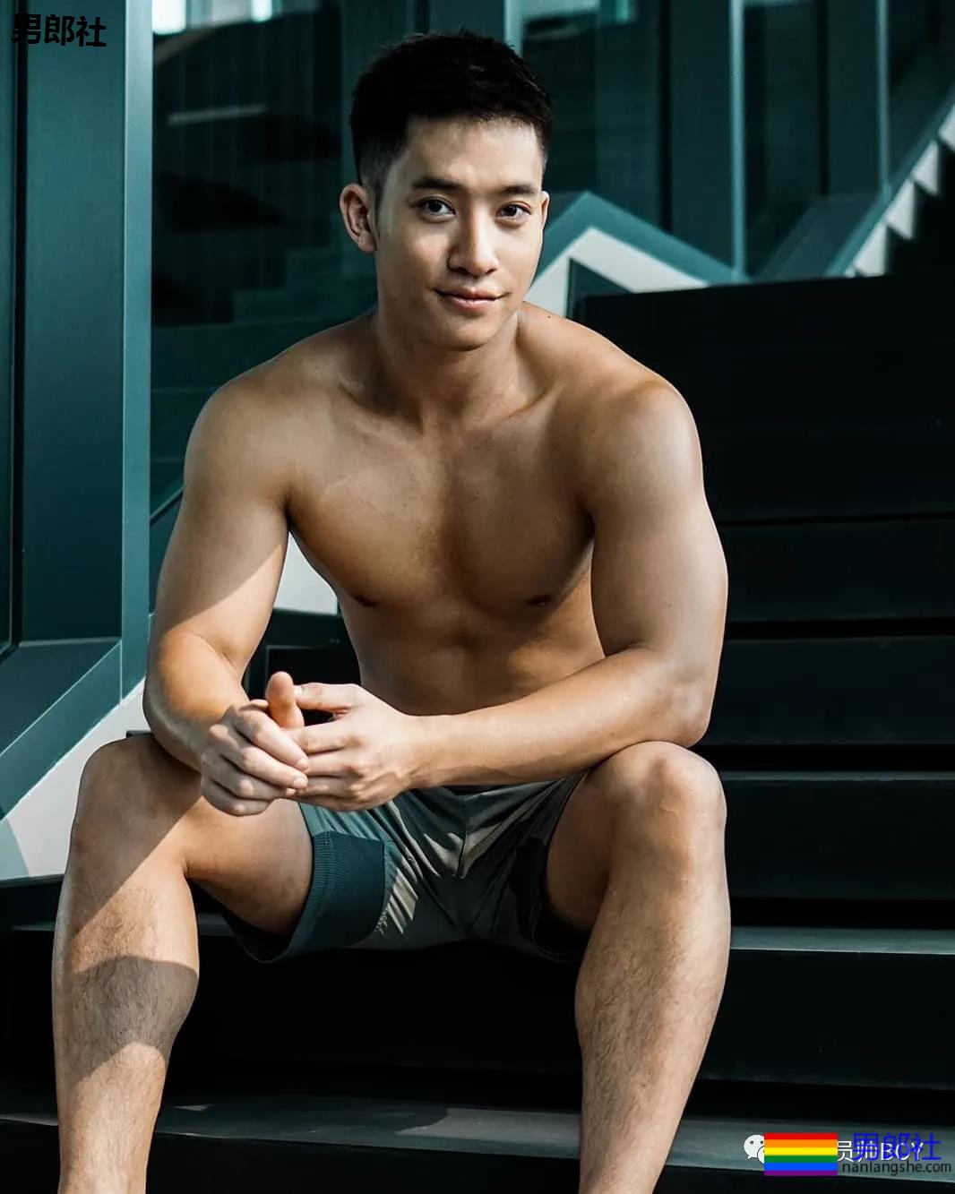 穿泳裤比陈艾森还好看的男模，找了位肌肉工程师当老公 - 51虹马