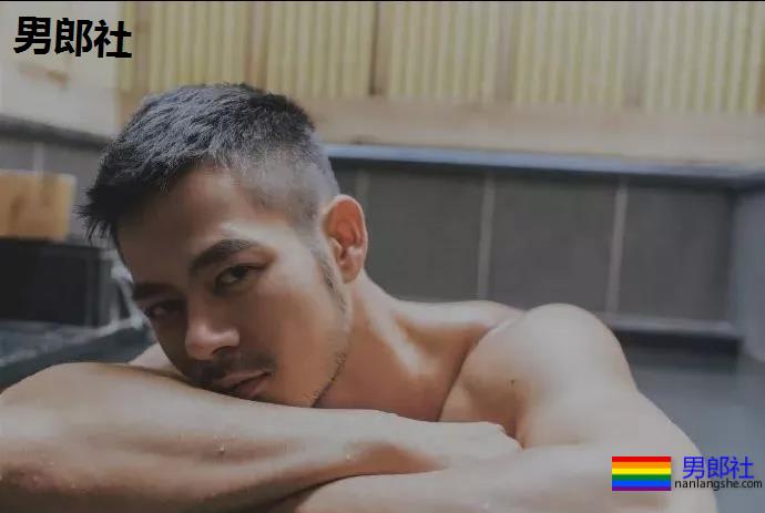 台湾最帅英语老师萧郁轩原来是名混血，身材太棒了 - 51虹马