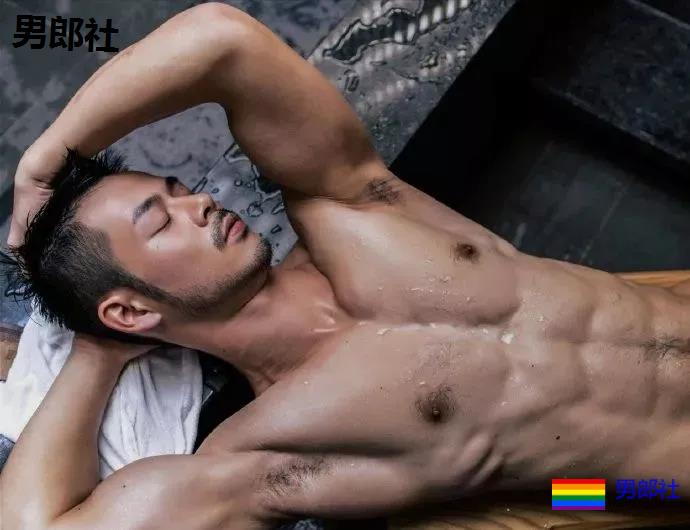 台湾最帅英语老师萧郁轩原来是名混血，身材太棒了 - 51虹马