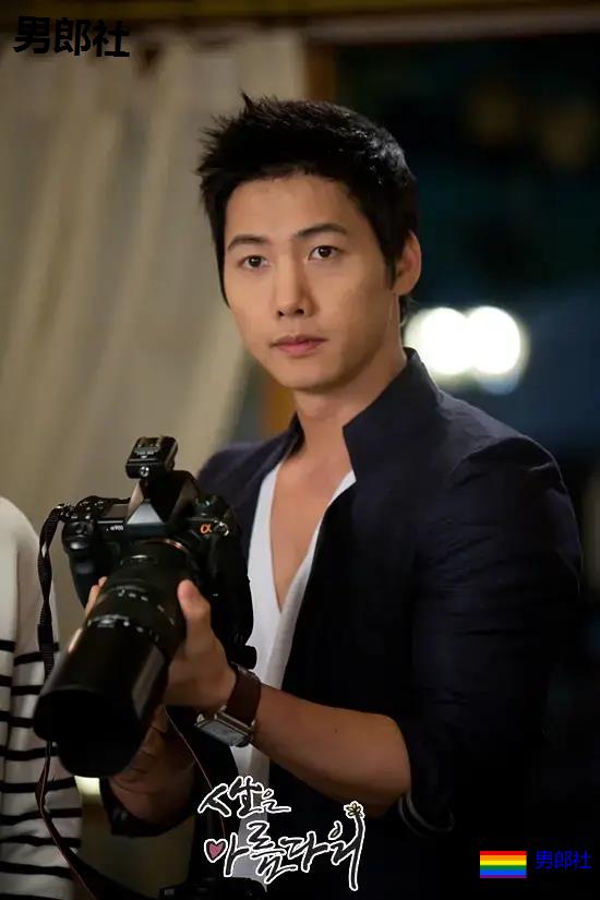 强攻！斯文受为你出柜X直帅攻 两位大帅哥的羞耻甜甜的故事 - 51虹马