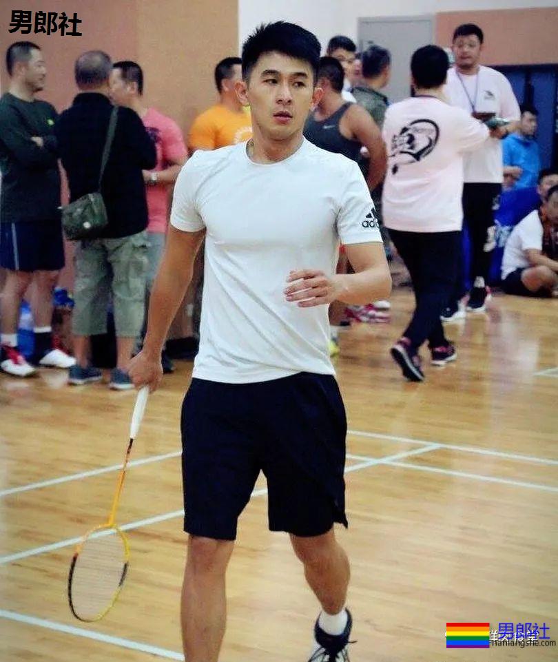 肌肉童颜发堉太好了，能做明星的私教实力一定“大”！ - 51虹马