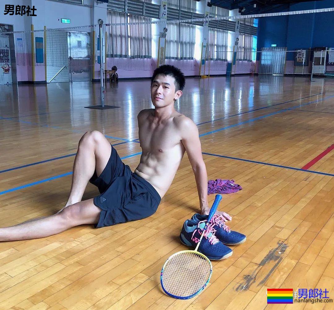 肌肉童颜发堉太好了，能做明星的私教实力一定“大”！ - 51虹马