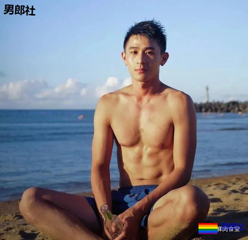 肌肉童颜发堉太好了，能做明星的私教实力一定“大”！ - 51虹马