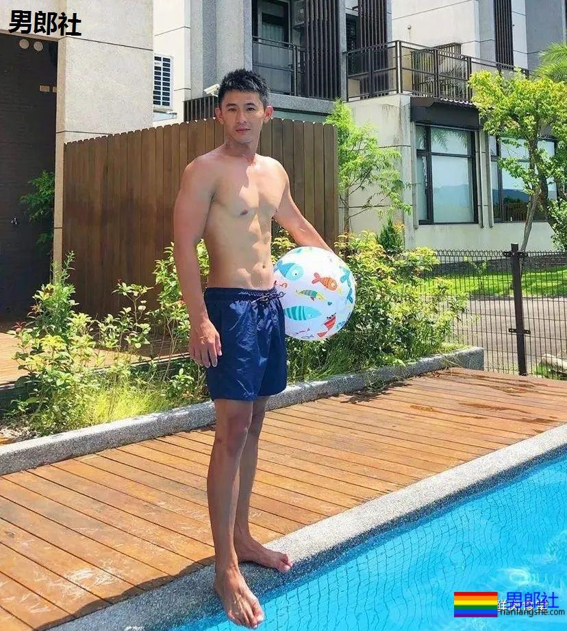 肌肉童颜发堉太好了，能做明星的私教实力一定“大”！ - 51虹马