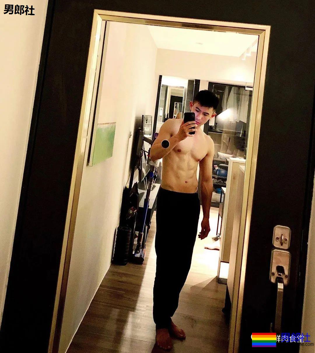 肌肉童颜发堉太好了，能做明星的私教实力一定“大”！ - 51虹马