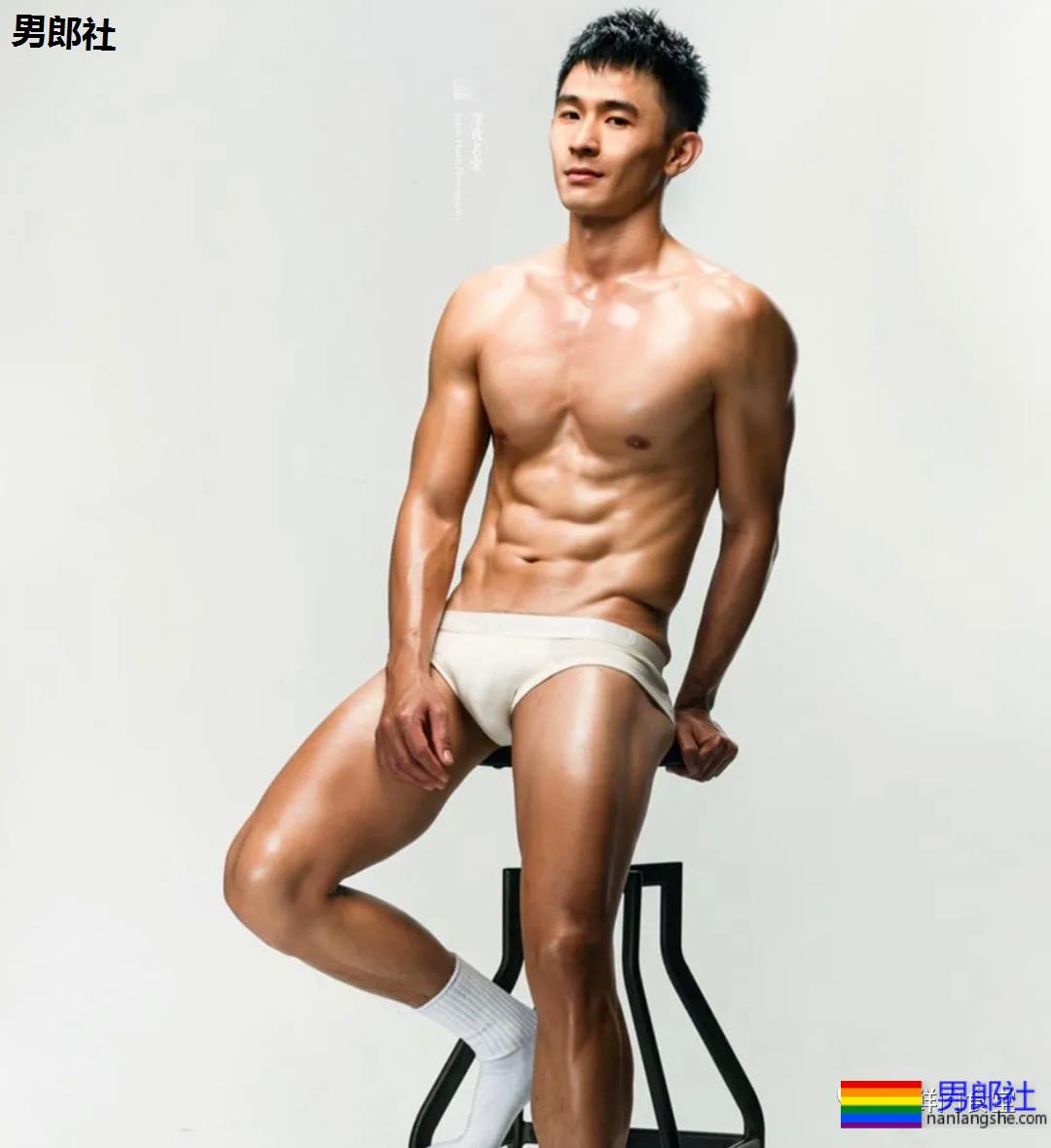 肌肉童颜发堉太好了，能做明星的私教实力一定“大”！ - 51虹马