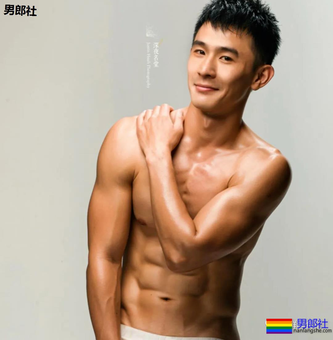 肌肉童颜发堉太好了，能做明星的私教实力一定“大”！ - 51虹马