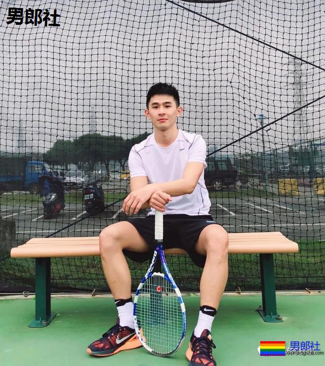 肌肉童颜发堉太好了，能做明星的私教实力一定“大”！ - 51虹马