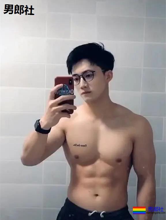 肌肉修车工小视频疯传！六块腹肌公狗腰，这身腱子肉真是绝了！ - 51虹马