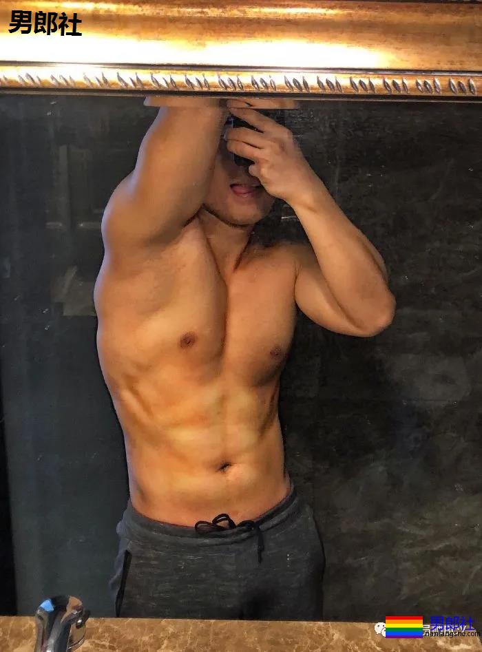 黝黑壮硕的东北救生员，好想在他的水池里溺水 - 51虹马