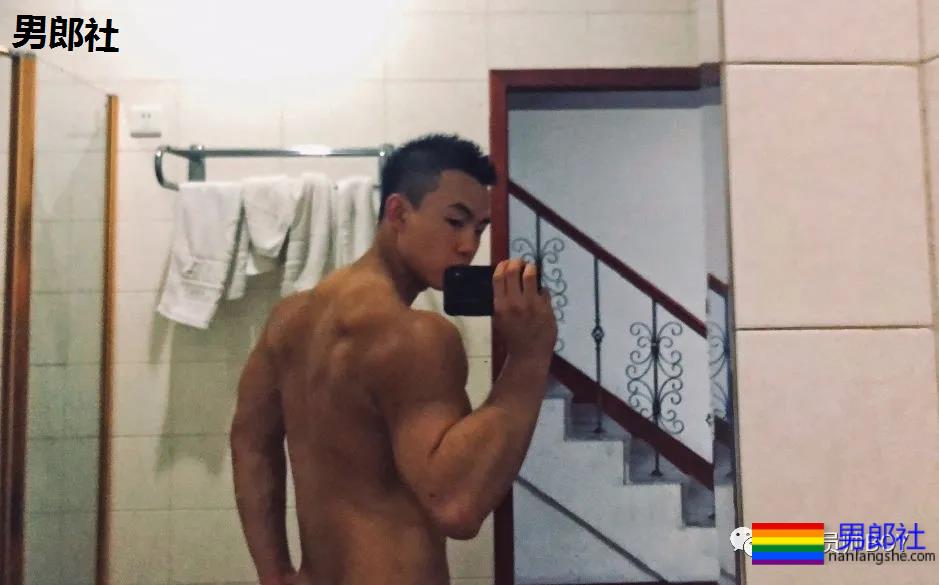 黝黑壮硕的东北救生员，好想在他的水池里溺水 - 51虹马