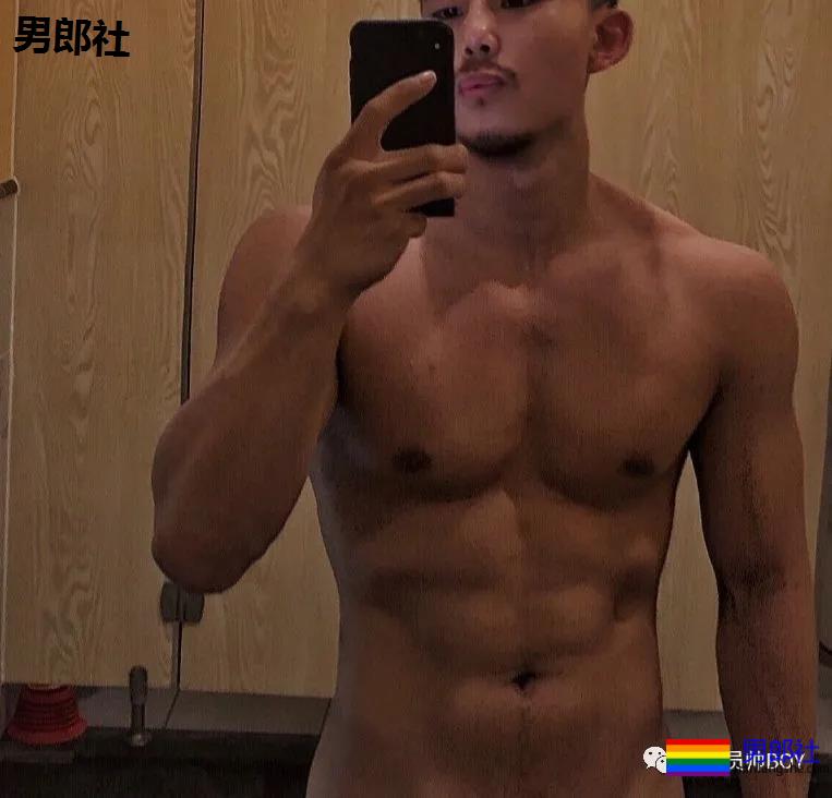 黝黑壮硕的东北救生员，好想在他的水池里溺水 - 51虹马