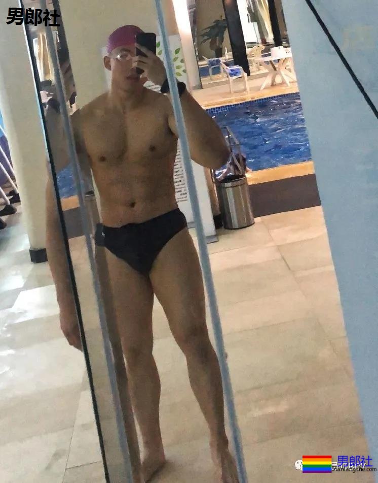 黝黑壮硕的东北救生员，好想在他的水池里溺水 - 51虹马