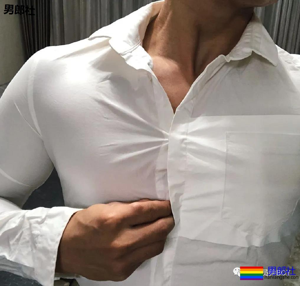 黝黑壮硕的东北救生员，好想在他的水池里溺水 - 51虹马