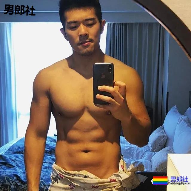 胡渣男修理工为了当网红，衣服一脱豁出去了 - 51虹马