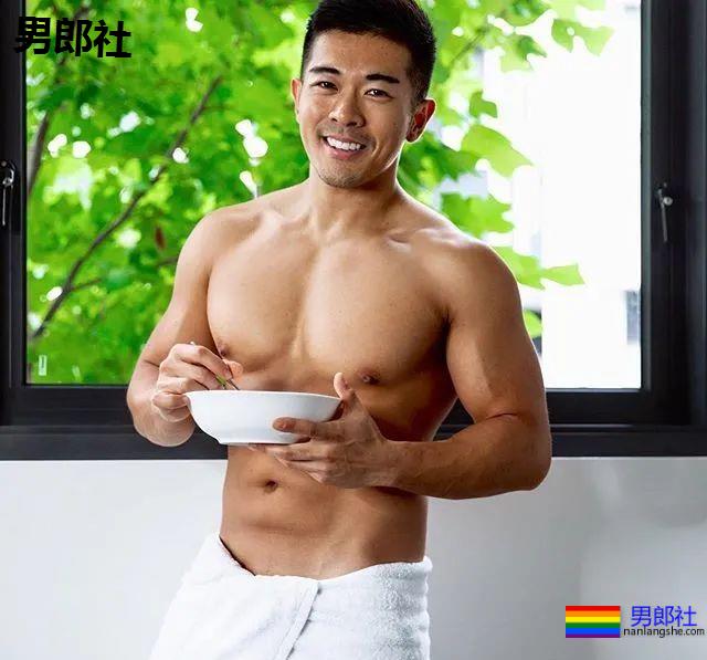 胡渣男修理工为了当网红，衣服一脱豁出去了 - 51虹马