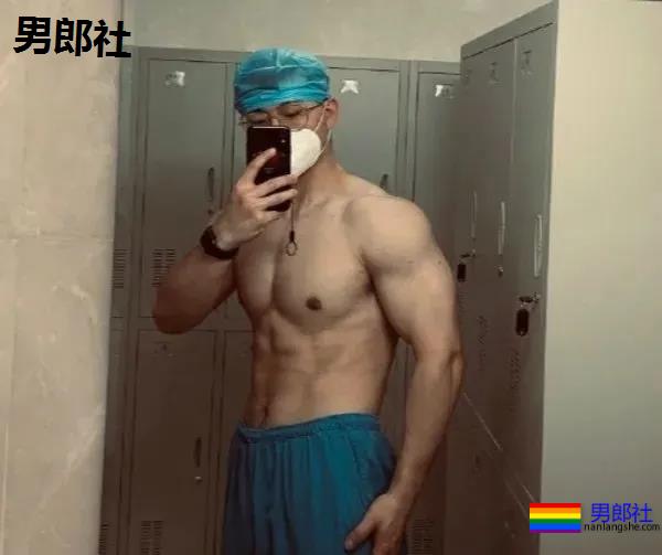 继推特小牙之后，又一个北京医生刷屏，网友：求打针！！-51虹马