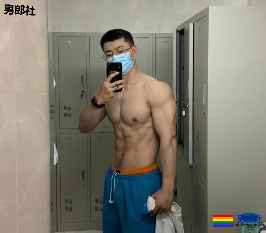 继推特小牙之后，又一个北京医生刷屏，网友：求打针！！ - 51虹马